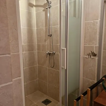 Le Domaine Des Tourterelles D'hote 住宿加早餐酒店 Saint-Dizant-du-Gua