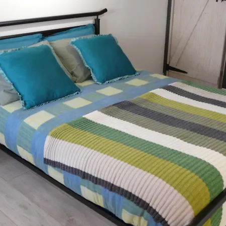 Le Domaine Des Tourterelles D'hote Frühstückspension